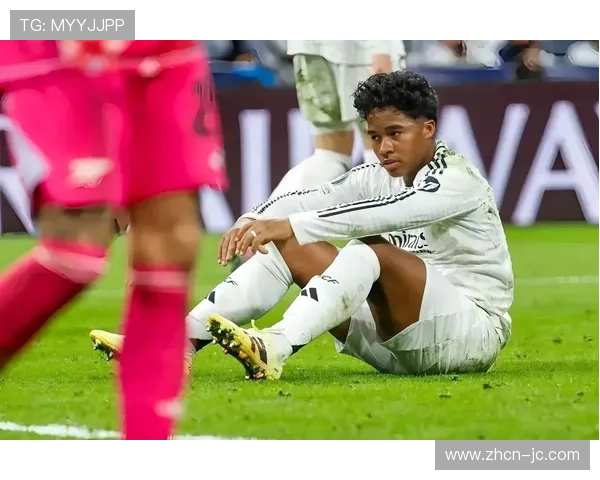 恩德里克签约里昂瞬间，父亲现场落泪感人